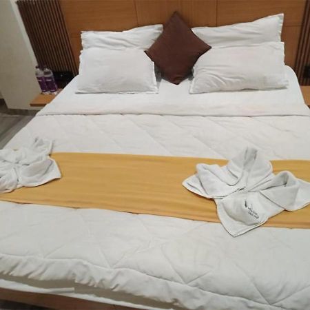 Shree Murlidhar Guest House Surat Exterior photo