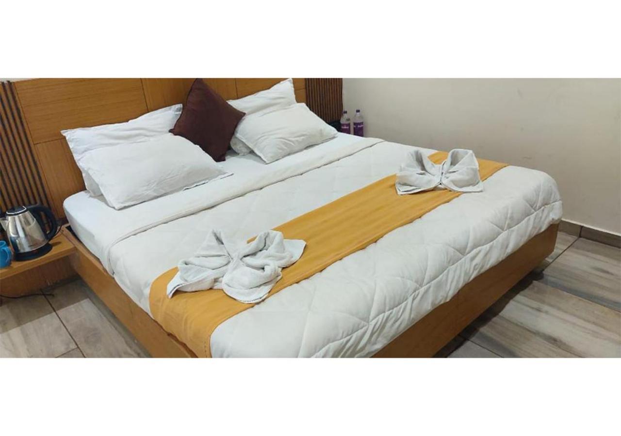 Shree Murlidhar Guest House Surat Exterior photo