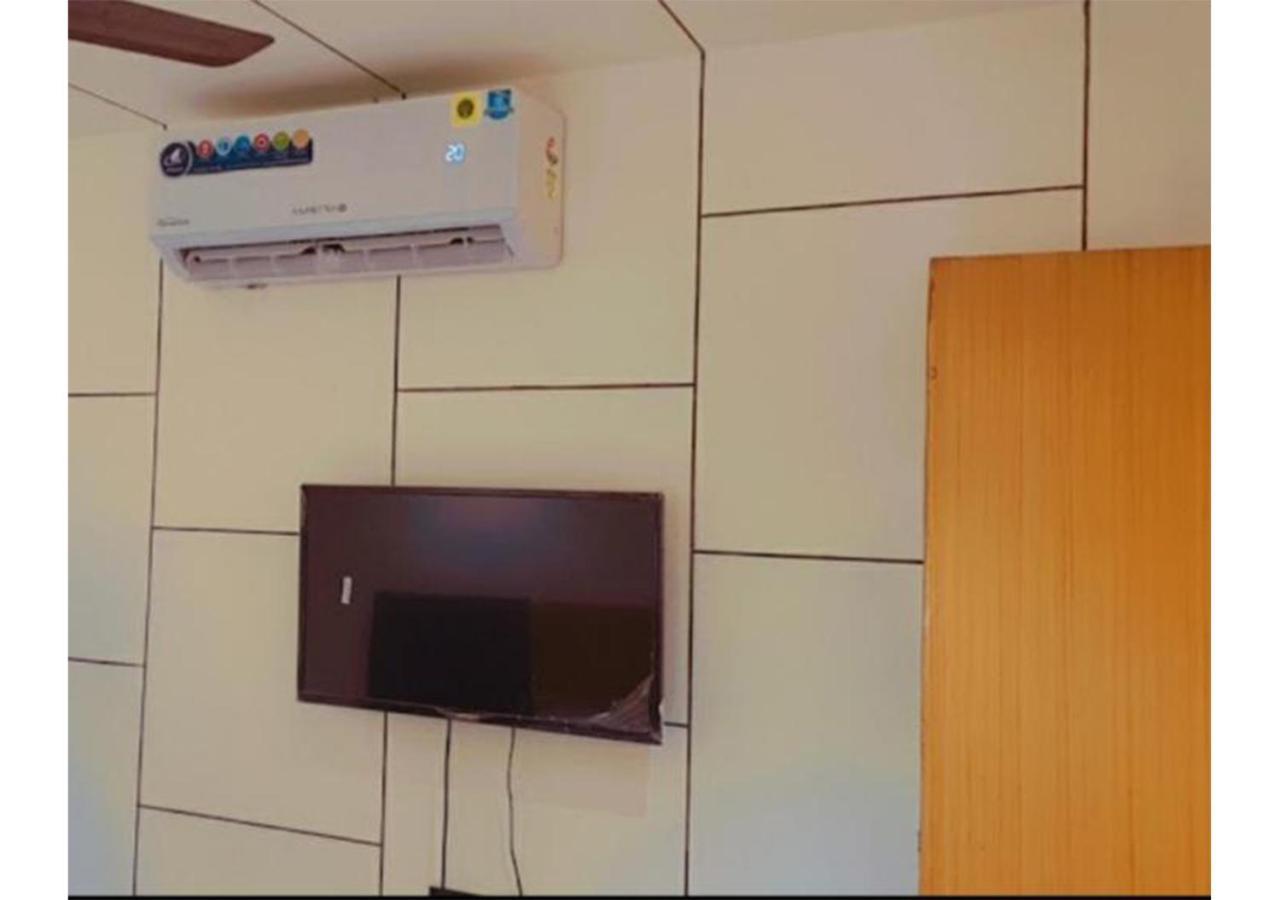Shree Murlidhar Guest House Surat Exterior photo